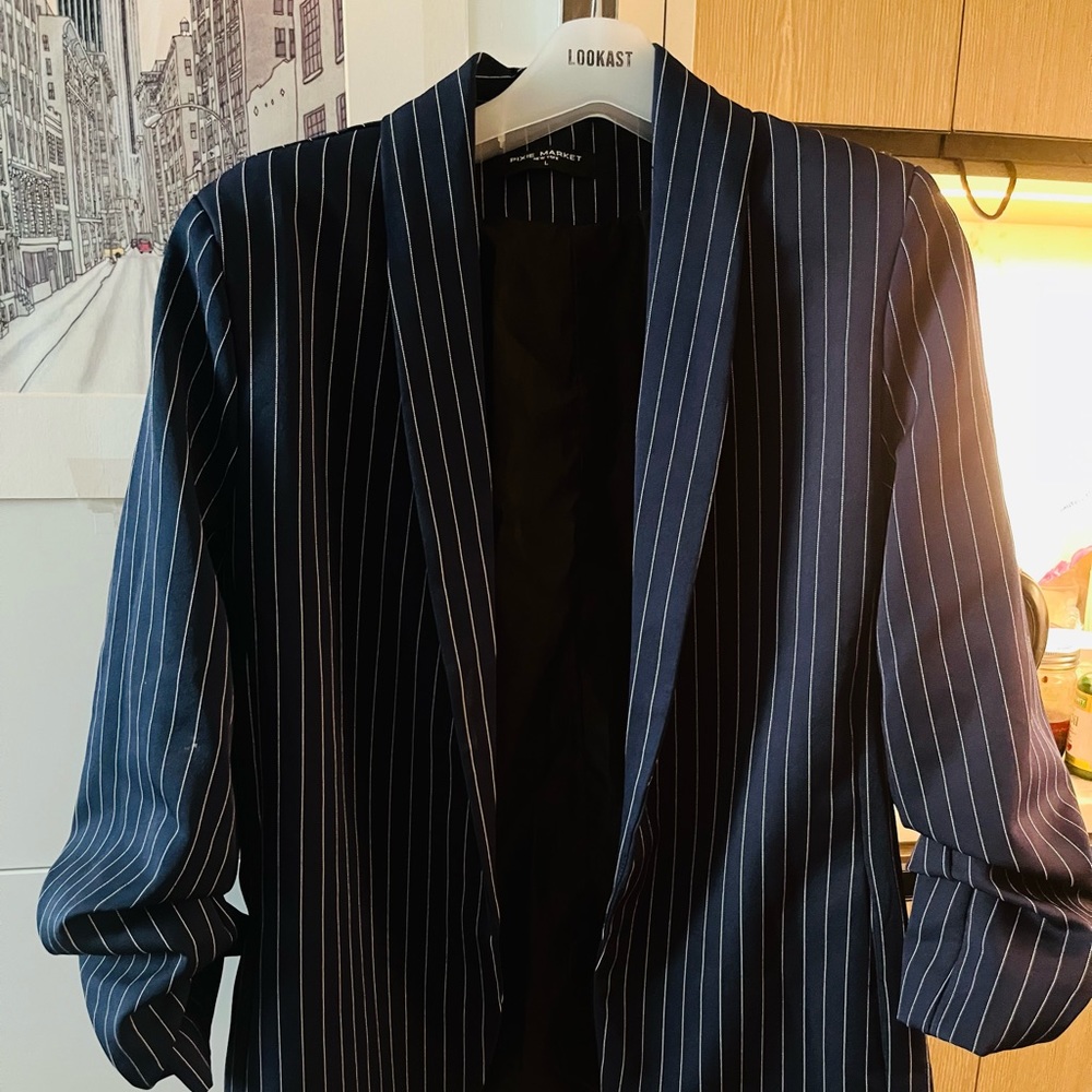 Blue white stripped blazer; open front